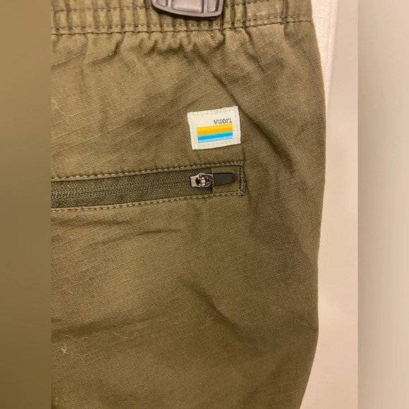 Vuori Rip Stop Dark Green Size Small - Picture 6 of 7